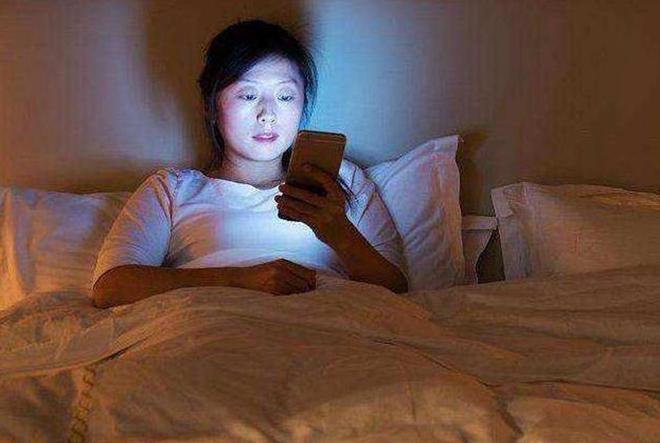 Bà bầu thức khuya khiến thai nhi không ngủ? Nghe câu trả lời&nbsp;chắc rằng các mẹ bầu sẽ không dám thức khuya-1