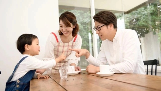 Chuyên gia giáo dục nổi tiếng: Được cho mặc đẹp sớm, con trẻ dễ... sinh hư!-1