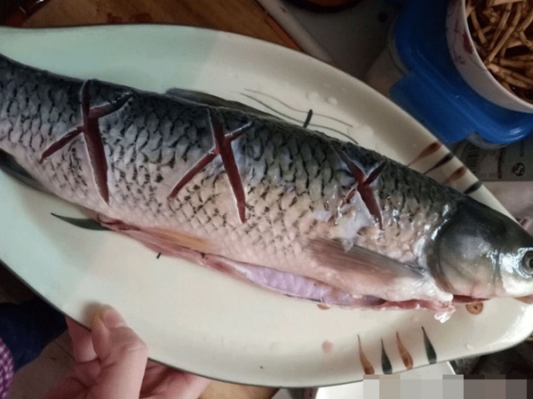 Khi sốt cá, hai thứ gia vị này là cấm kỵ nhưng nhiều người đã dùng nhầm, chẳng trách cá không thơm, mất vị ngọt-4