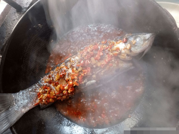 Khi sốt cá, hai thứ gia vị này là cấm kỵ nhưng nhiều người đã dùng nhầm, chẳng trách cá không thơm, mất vị ngọt-7