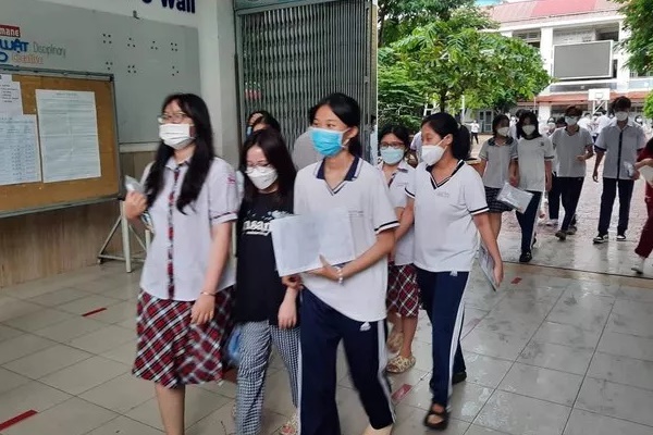 Đề xuất miễn toàn bộ học phí cho học sinh THCS trên toàn quốc: Miễn học phí nhưng đừng đẻ thêm phụ phí-3