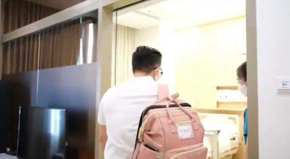 Phạm Quỳnh Anh khoe hành trình sinh nở: Luôn được bạn trai chăm từng chút, khoảnh khắc nhóc tì chào đời gây xúc động-10