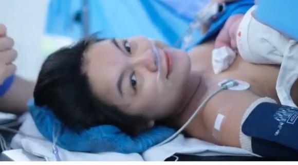 Phạm Quỳnh Anh khoe hành trình sinh nở: Luôn được bạn trai chăm từng chút, khoảnh khắc nhóc tì chào đời gây xúc động-14