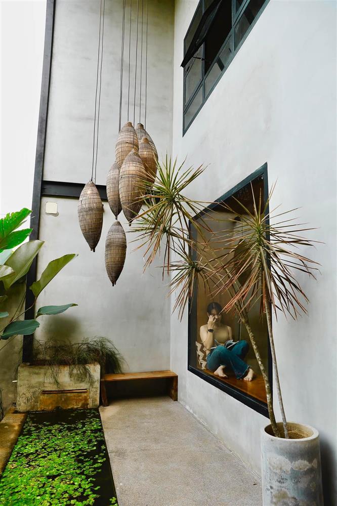 Ngôi nhà bao bọc bởi cây xanh, không gian yên bình giữa tiếng chim hót-5