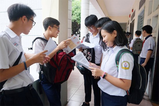 Đề xuất miễn toàn bộ học phí cho học sinh THCS trên toàn quốc: Miễn học phí nhưng đừng 'đẻ' thêm phụ phí