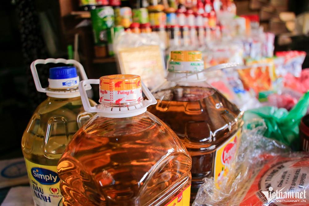 Xăng giảm liên tục giá cả vẫn tăng cao, hàng ở chợ đắt hơn siêu thị-6