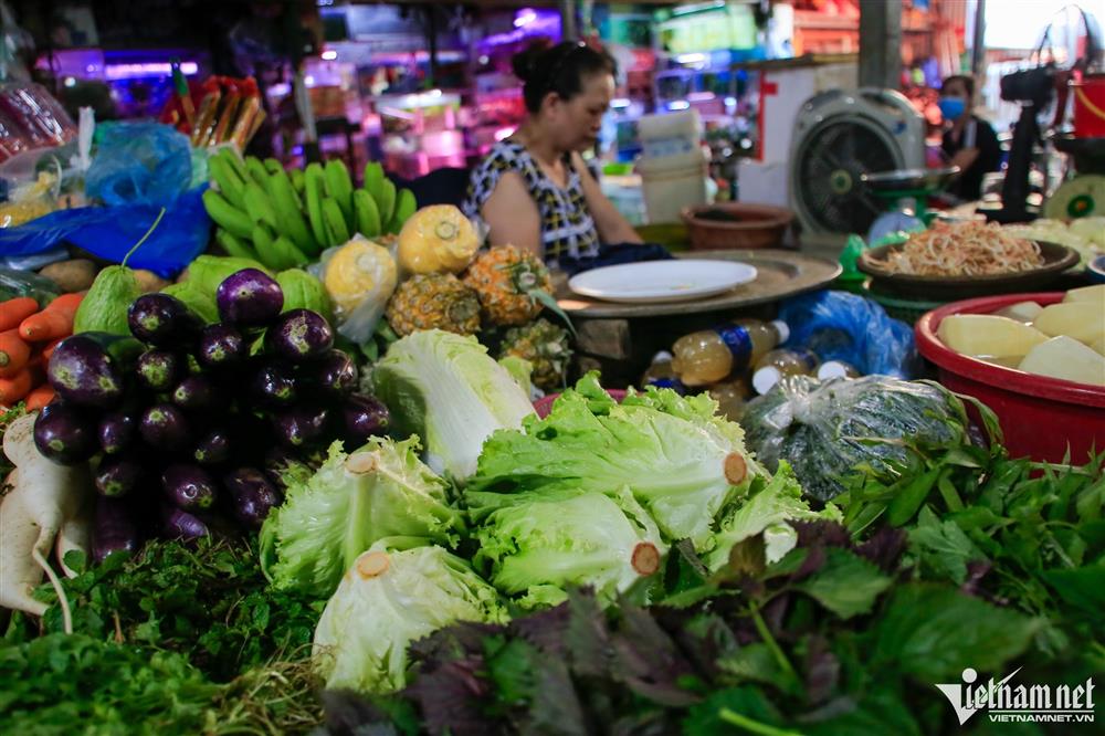 Xăng giảm liên tục giá cả vẫn tăng cao, hàng ở chợ đắt hơn siêu thị-8