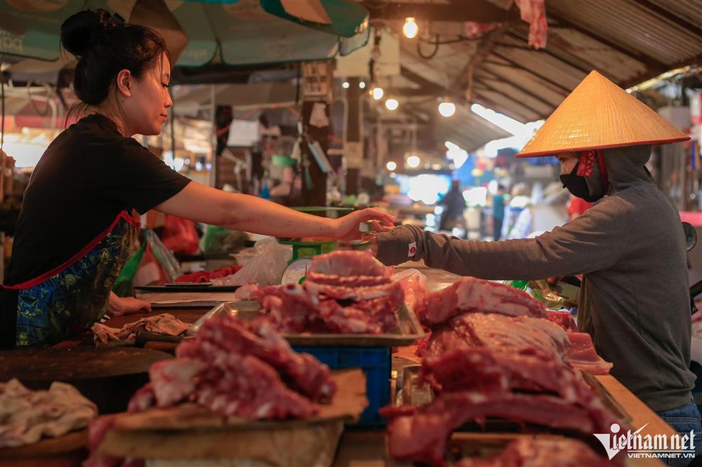 Xăng giảm liên tục giá cả vẫn tăng cao, hàng ở chợ đắt hơn siêu thị-9