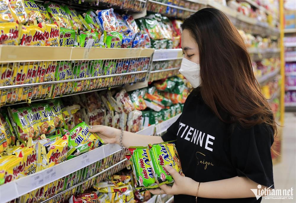 Xăng giảm liên tục giá cả vẫn tăng cao, hàng ở chợ đắt hơn siêu thị-13