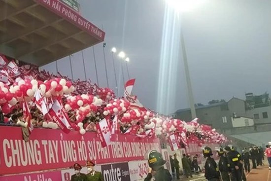 Đề phòng CĐV Hải Phòng làm loạn, sân Thống Nhất tăng cường chó nghiệp vụ