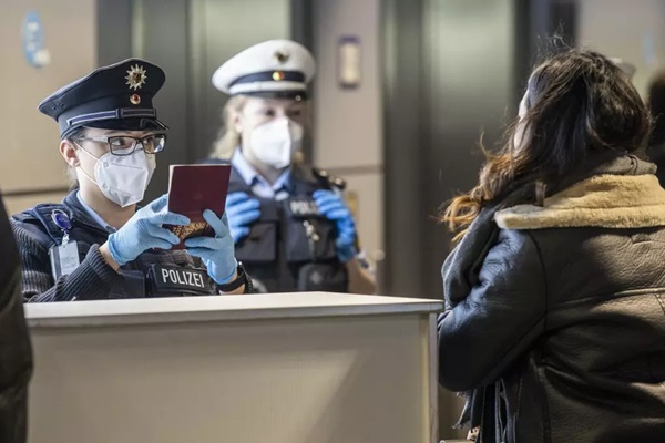 Bộ Công an sẽ bổ sung nơi sinh công dân vào phần bị chú của hộ chiếu-2