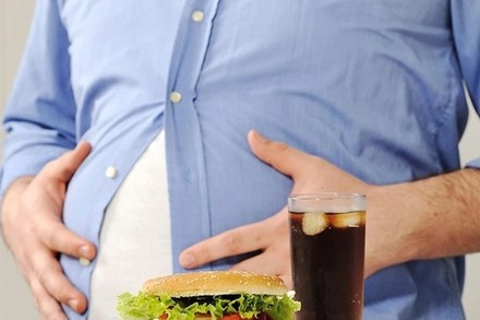4 thói quen khi ăn cực kỳ hại gan, ai có đủ sớm muộn sẽ bị gan nhiễm mỡ