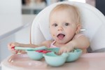 Phương pháp ăn dặm BLW cho bé 6 tháng tuổi, là tiền đề cho bé chủ động và yêu thích ăn uống-4