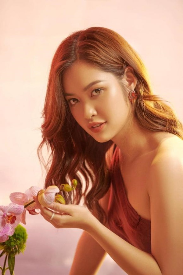 Bị chỉ trích từng là học sinh giỏi Văn nhưng không nhớ tên tác phẩm, Hoa hậu Nông Thúy Hằng lên tiếng giải thích thế nào?-2