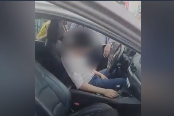 Màn hình LED rơi trúng vũ công đang biểu diễn ở Hong Kong-1