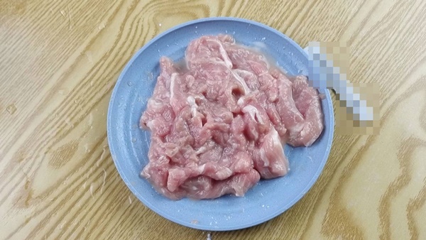 Thịt heo xào hay bị dai, mách bạn một mẹo nhỏ này thịt ăn sẽ mềm và thơm như ăn đậu phụ-6