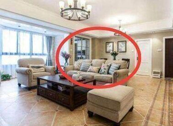 Không nên kê ghế sofa trong phòng khách như thế này, chẳng mấy mà tài lộc tiêu tán-3