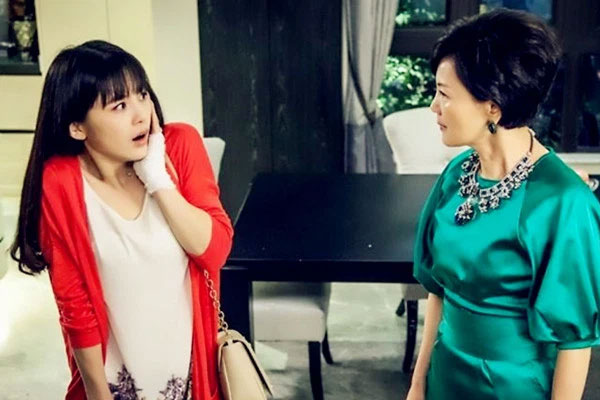 Bị mẹ chồng tát vì không kịp nấu cơm, đến khi bố mẹ đẻ tôi chạy đến thì bà lại nói lời thách thức khó chịu-1