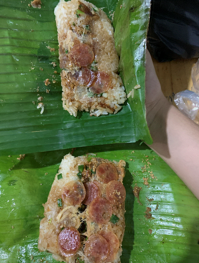 Quán xôi nổi tiếng với cái tên rùng rợn”: Tuy sợ nhưng lúc nào cũng đông nghịt khách xếp hàng chờ mua-7