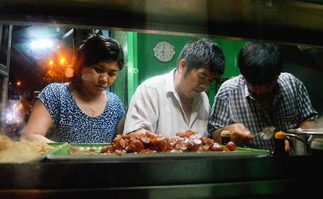 Quán xôi nổi tiếng với cái tên rùng rợn”: Tuy sợ nhưng lúc nào cũng đông nghịt khách xếp hàng chờ mua-15