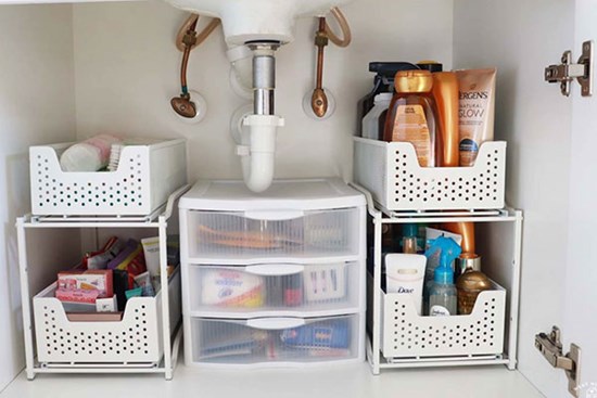 Cách tận dụng lưu trữ bên dưới bồn rửa mà các chị em nội trợ nhất định phải biết