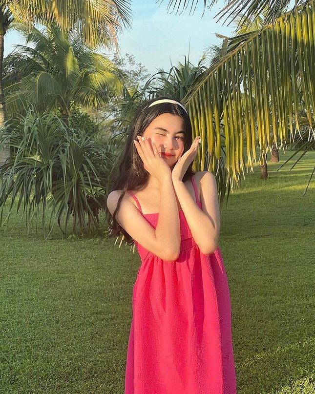 Con gái út nhà MC Quyền Linh được nhận xét là bản sao của bố-7