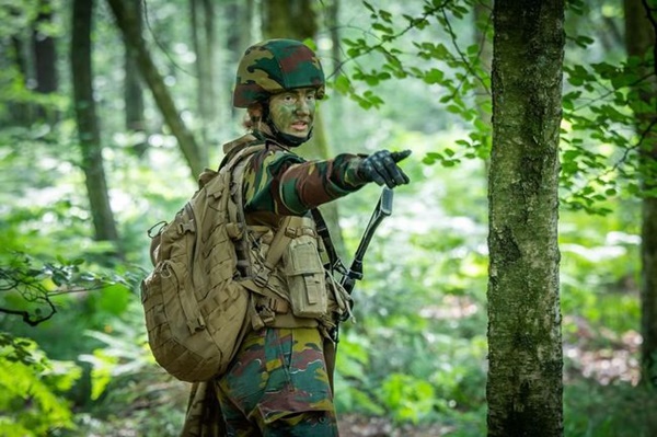 Nàng công chúa trở thành Nữ vương đầu tiên của hoàng gia Bỉ gây bất ngờ với hình ảnh mới đầy khác lạ-1