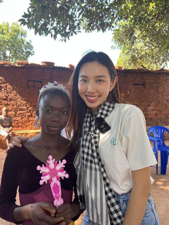 Thùy Tiên được cầu hôn bằng nhẫn kim cương siêu to siêu khổng lồ ngay khi vừa về đến Việt Nam?-5