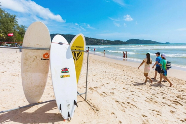 Bị nhắc tắt loa đi ngủ, anh trai đâm em ruột-2