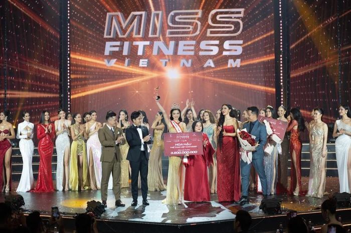 Nghi lộ clip hít bóng cười, hoa hậu Đoàn Thu Thủy nói gì?-1