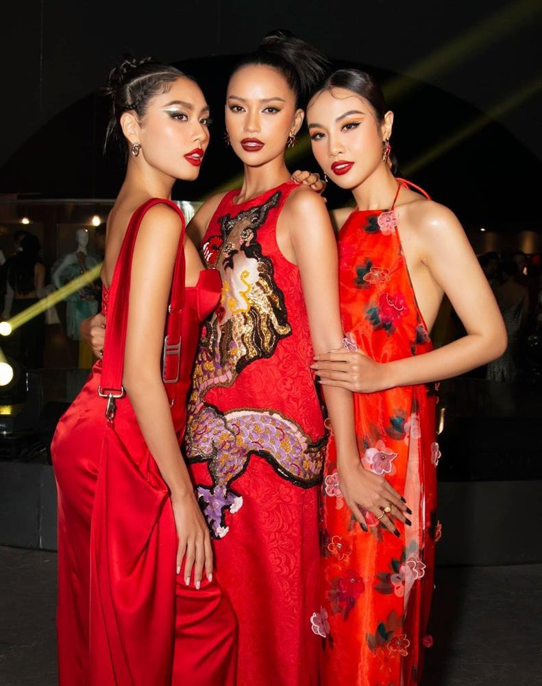 Ngã ngửa vì chiếc váy mời trộm xơi khác lạ của Thảo Nhi Lê-5