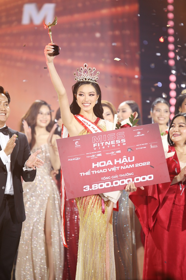 Cận nhan sắc và vóc dáng top 3 Hoa hậu Thể thao Việt Nam 2022: Tân HH Thu Thuỷ gợi cảm, 2 Á hậu thì sao?-2