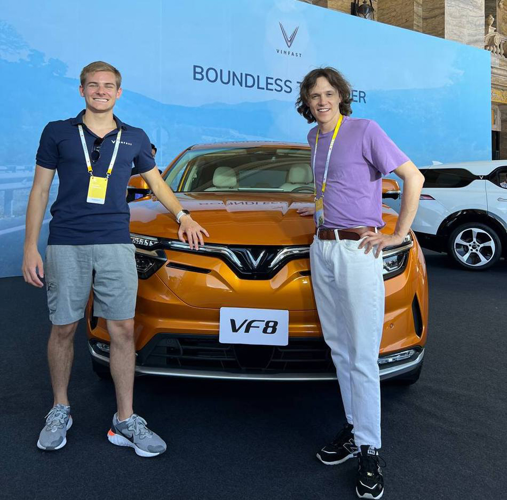 Khách hàng thế giới ấn tượng chiến lược tiếp thị ‘Thấy là Tin’ của VinFast-3