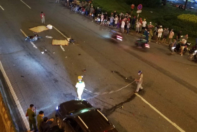 2 phụ nữ tử vong, 1 cháu bé bị thương nặng sau va chạm với xe bán tải-2