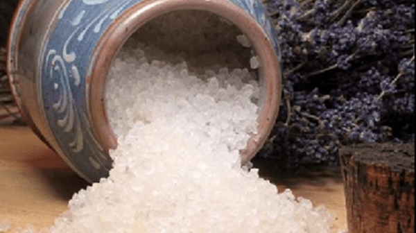 Đây là thứ luôn có sẵn trong căn bếp của mỗi gia đình, ăn ít thì rất ngon nhưng ăn nhiều lại có hại, thậm chí WHO cảnh báo có thể gây loãng xương, ung thư-3