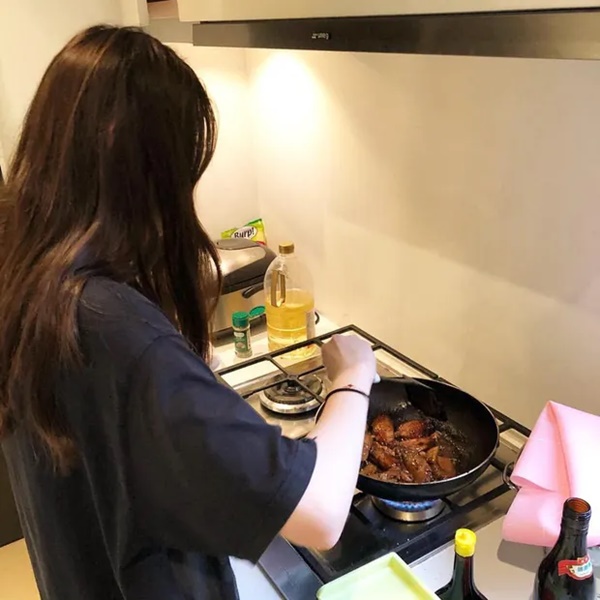 Đây là thứ luôn có sẵn trong căn bếp của mỗi gia đình, ăn ít thì rất ngon nhưng ăn nhiều lại có hại, thậm chí WHO cảnh báo có thể gây loãng xương, ung thư-4