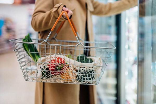 Giá hàng hóa, thực phẩm tại chợ và siêu thị hạ nhiệt-1