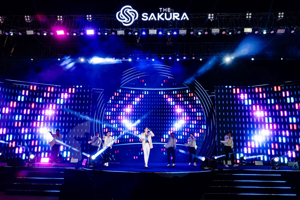 ‘Cơn mưa’ quà tặng tại sự kiện tri ân khách mua căn hộ The Sakura-4