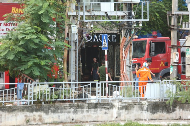 Cận cảnh hiện trường vụ cháy ở quán karaoke trên đường Quan Hoa làm ba cảnh sát hy sinh-3