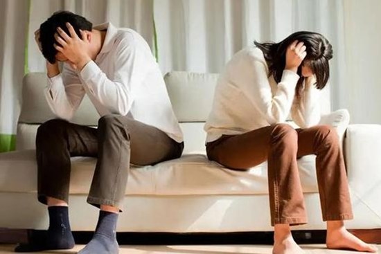 Bố chồng ốm nặng, chị chồng đòi chúng tôi bán nhà để chữa bệnh cho bố, tôi bức xúc nói một điều khiến chị phải im lặng cúi đầu