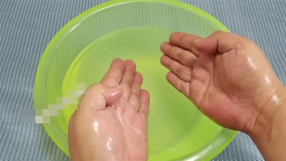 Trước khi đi ngủ, thoa một ít kem đánh răng lên lòng bàn chân có thể giải quyết được các vấn đề mà nhiều người mắc phải-6