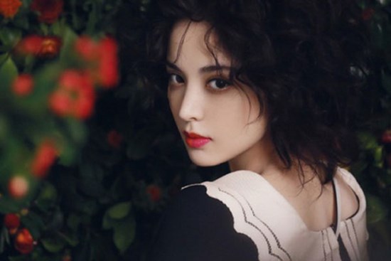 Dù yêu đến đắm đuối, phụ nữ thông minh tránh trao 3 thứ này cho chồng