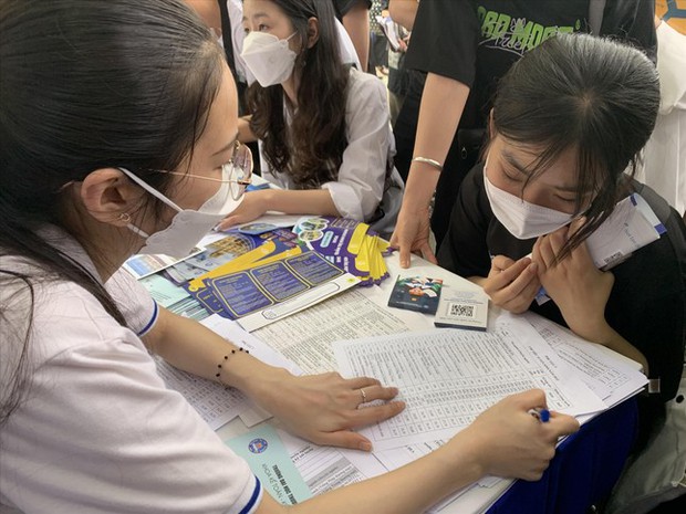 Đăng ký nguyện vọng: Sai một ly, đi một năm học-1