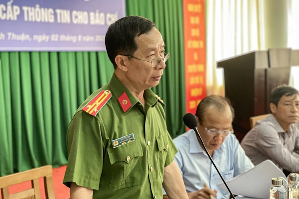 Clip: Vượt đèn đỏ với tốc độ kinh hoàng, nữ y tá tông tử vong 6 người-1