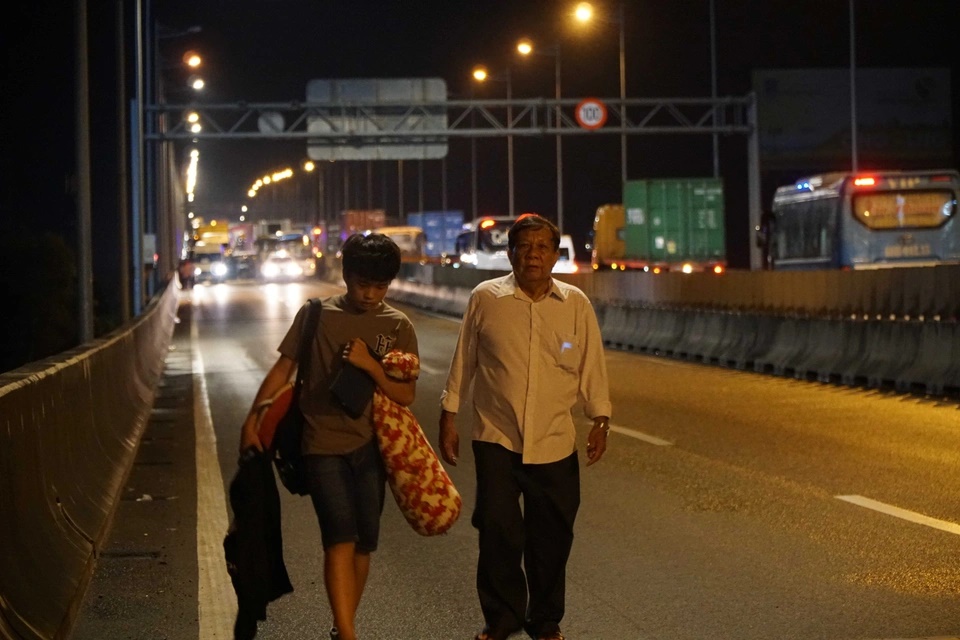 9 ôtô tông liên hoàn trên cao tốc TP.HCM - Long Thành - Dầu Giây-1