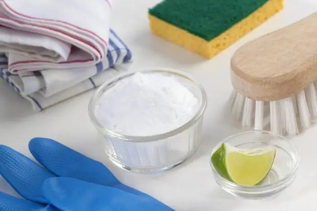 Đừng dùng nước rửa chén để làm sạch hộp nhựa bám mỡ, thêm 1 nhúm muối là sạch bong kin kít-1