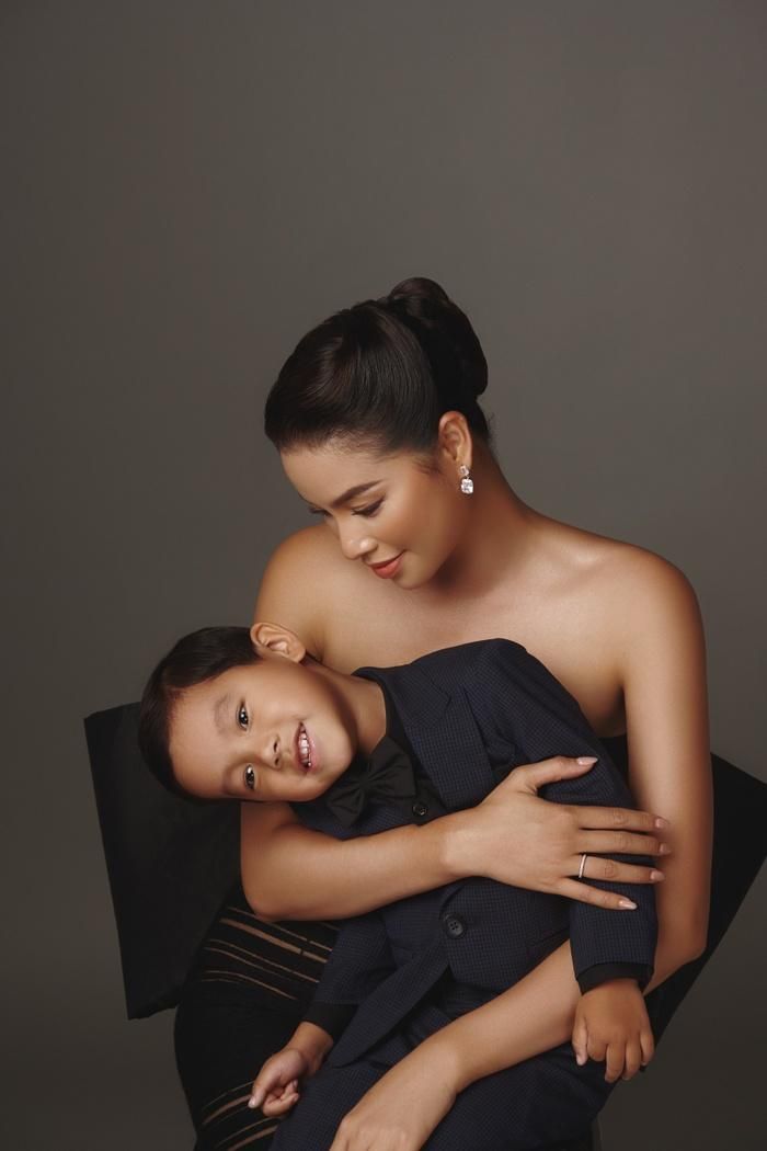 Tuổi 31 của Phạm Hương: Hào quang lớn nhất của tôi là nhìn thấy con khỏe mạnh-4