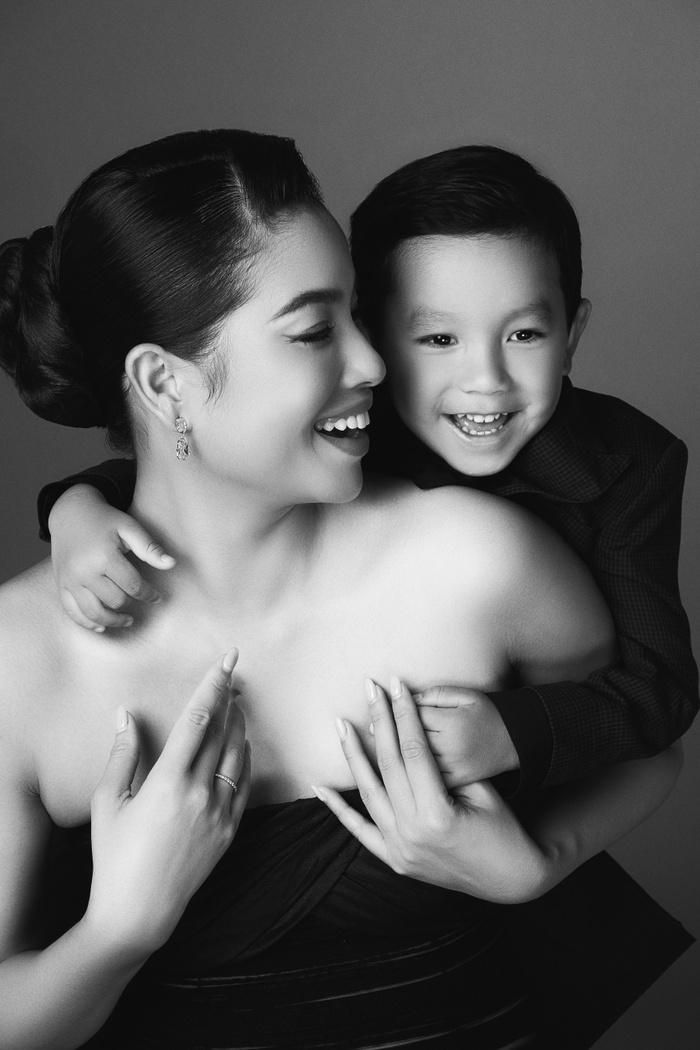Tuổi 31 của Phạm Hương: Hào quang lớn nhất của tôi là nhìn thấy con khỏe mạnh-7