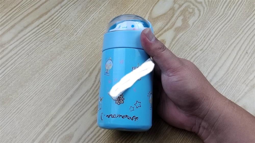 Bình giữ nhiệt rất khó làm sạch? Làm theo cách này, không cần chất tẩy rửa, vi khuẩn và vết bẩn cứng đầu đều được đánh bay-9