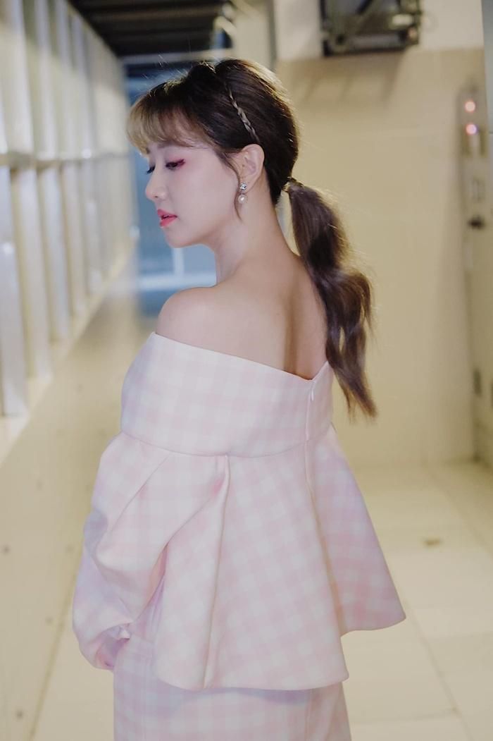 Hậu công khai bị liệt nửa mặt, Hari Won tích cực đi diễn, visual nữ ca sĩ khiến netizen rưng rưng-6